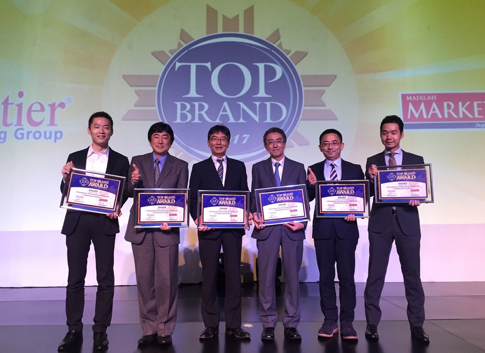 SHARP Manajemen menerima 6 penghargaan Top Brand sebagi merek produk elektronik terbaik tahun 2017
