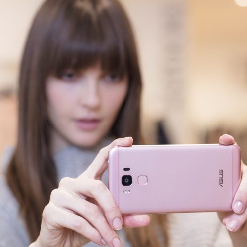 ASUS Zenfone 3 Max, Smartphone #GaAdaMatinya Hadir Dengan Warna Pink